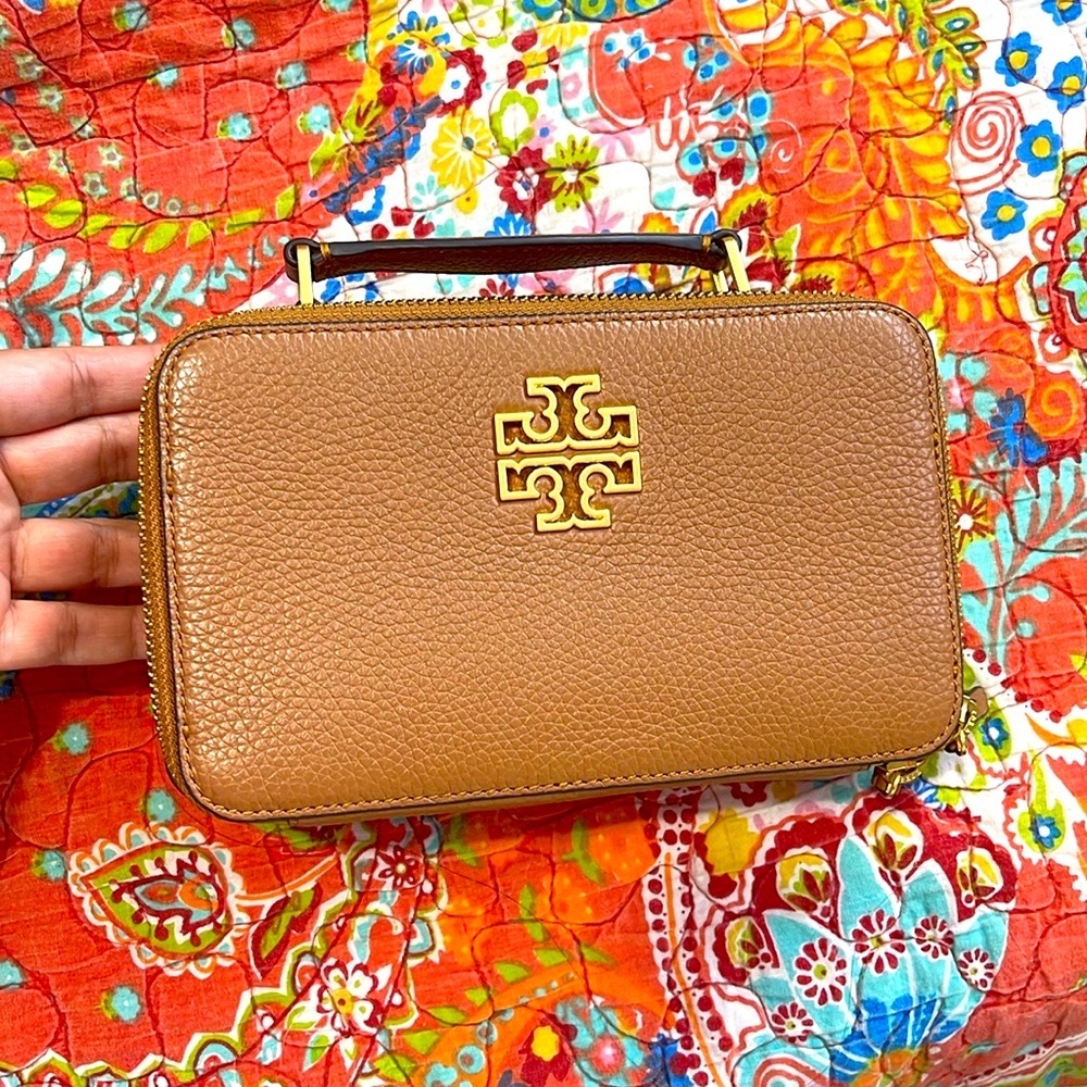 Tory Burch Square Bag in grained leather with gold hardware.